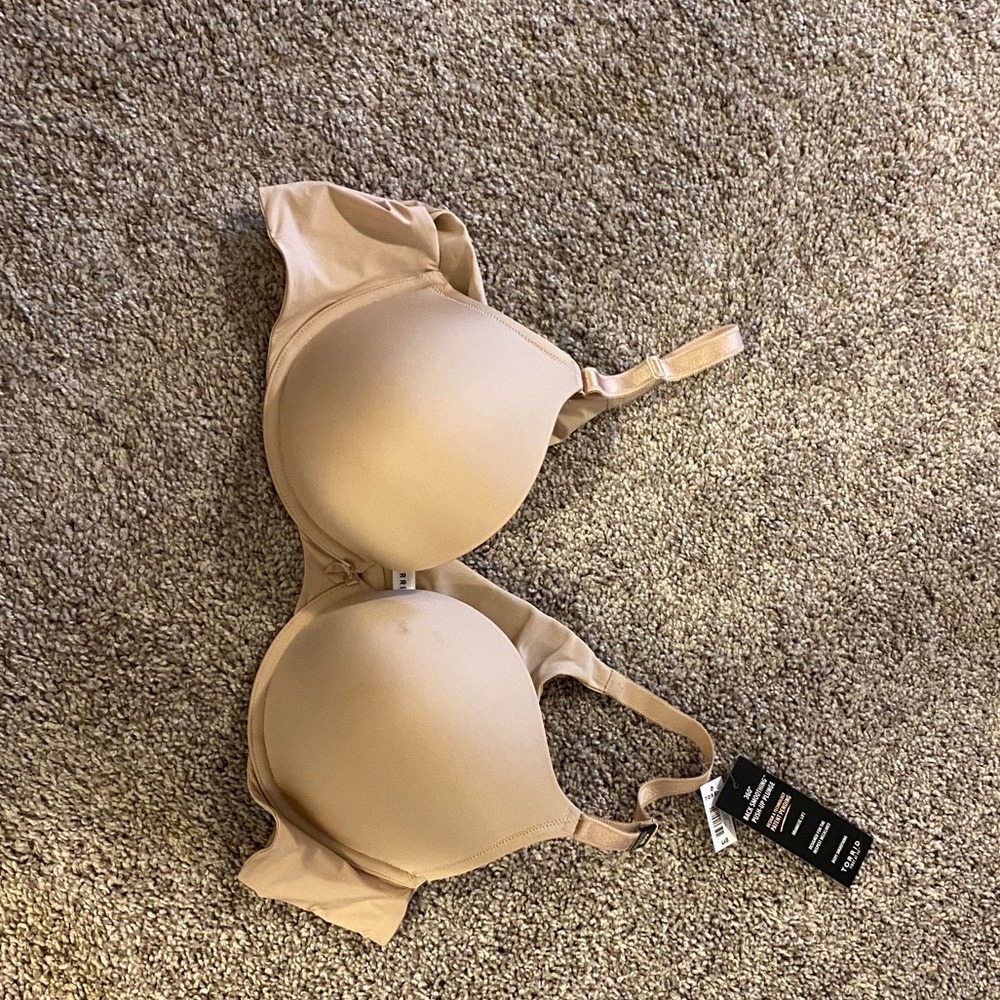 BNWT Torrid 360° Back Smoothing Push Up Plunge bra